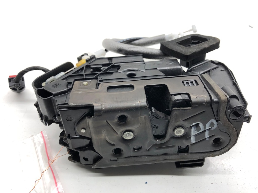 [STARK-867851] Cerradura de puerta delantera derecha SKODA KODIAQ (NS7, NV7, NS6) 2016-2022