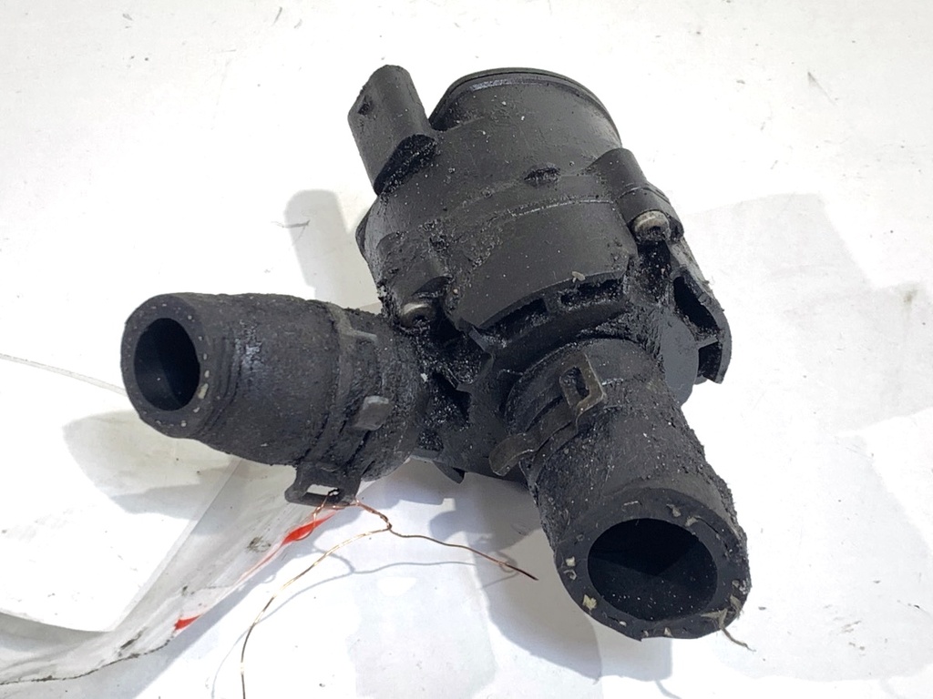 [STARK-868798] Bomba de agua adicional Skoda Rapid (NH3, NK3, NK6) 1.6 TDI 85 kW 2012-2022
