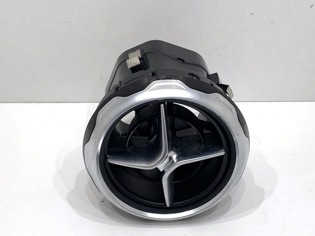 [STARK-874046] Rejilla de admisión de aire delantera Mercedes-Benz Clase GLA (X156) 2013-2022