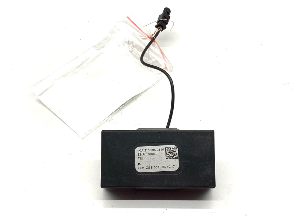 [STARK-874097] Amplificador Mercedes-Benz Clase GLA (X156) 2013-2022