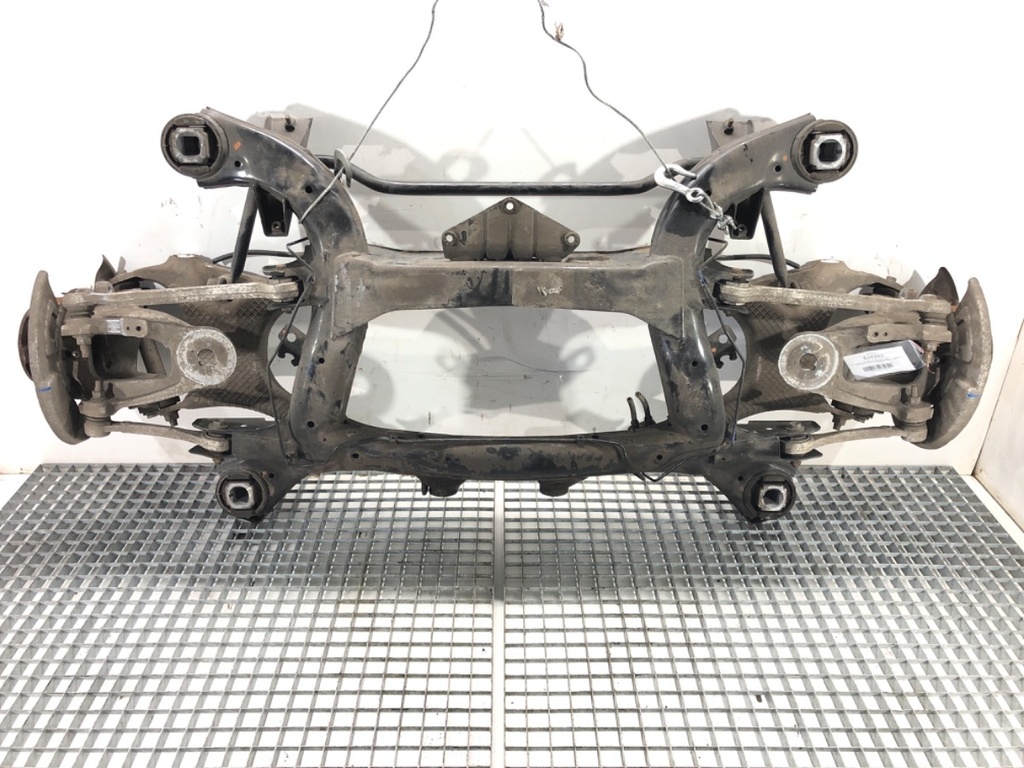 [STARK-628262] Viga trasera BMW X6 (F16, F86) 2014-2019