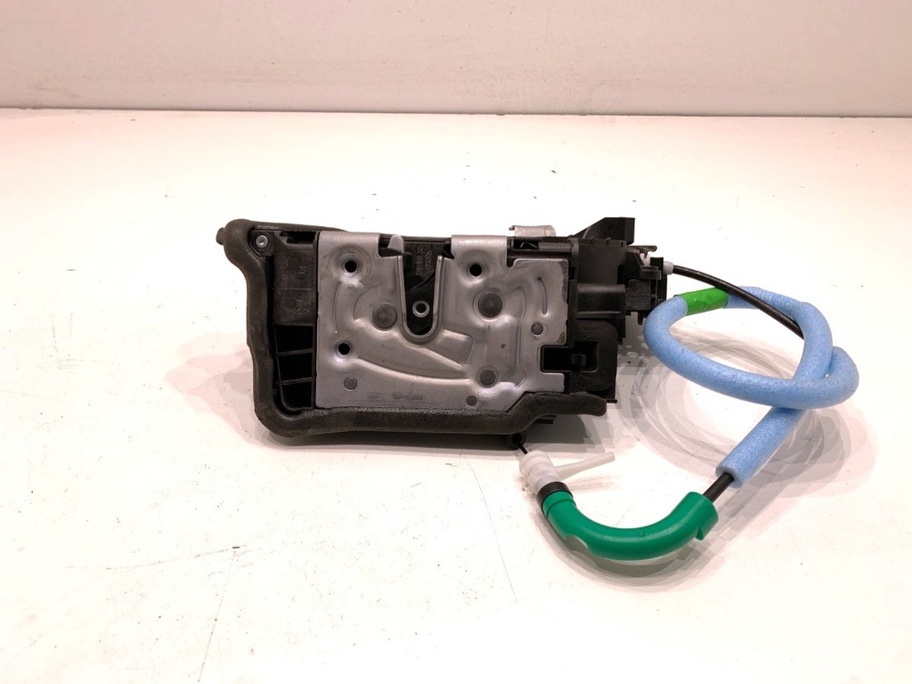 [STARK-881103] Cerradura de puerta trasera izquierda BMW X1 (F48) 2014-2022