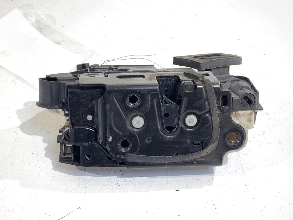 [STARK-885033] Cerradura de puerta delantera derecha VW Jetta IV (162, 163, AV3, AV2) 2008-2022 1.4 TSI