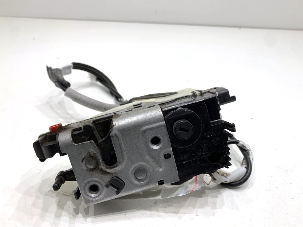 [STARK-885167] Cerradura de puerta trasera derecha Peugeot 208 I 1.2 VTI 82 60 kW 2012-2022