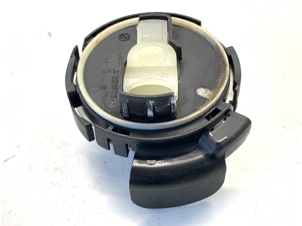 [STARK-886419] Sensor de impacto VW Passat B8 Variant (3G5, CB5) 2.0 TDI 110 kW 2014-2022