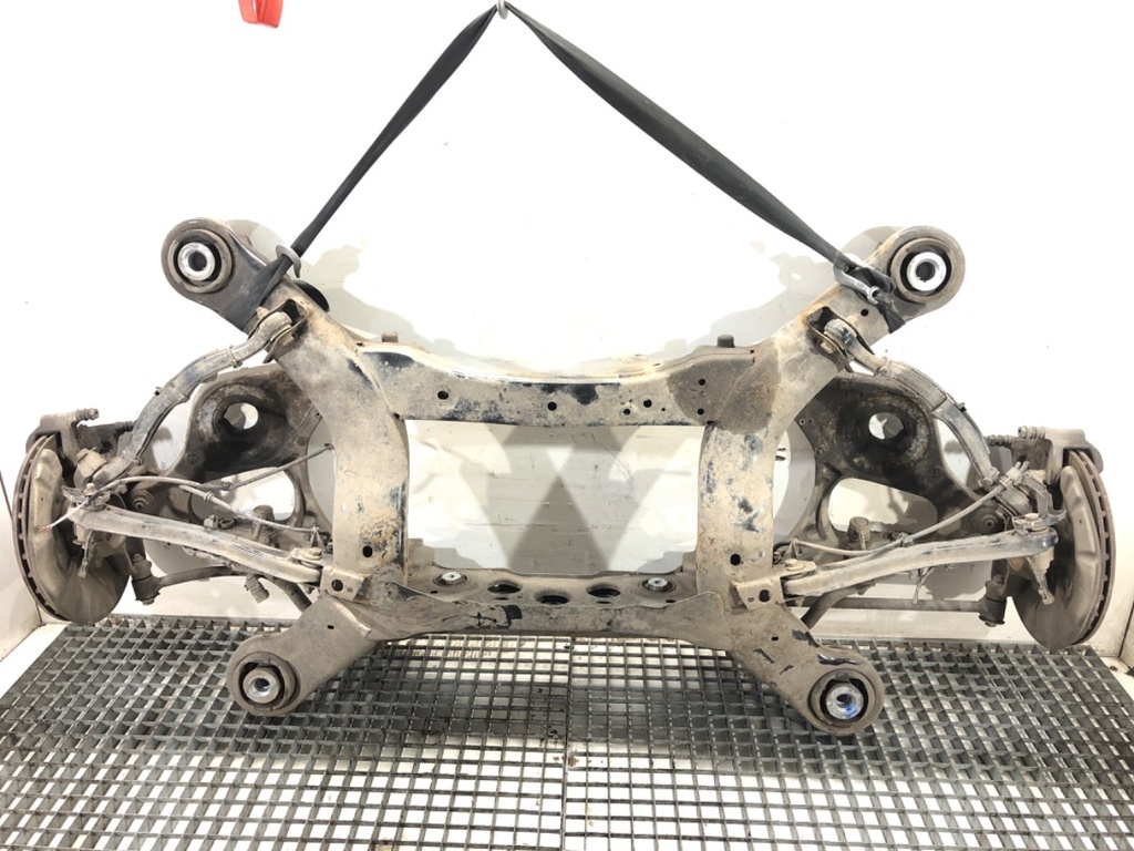 [STARK-812900] Viga trasera MERCEDES-BENZ GLE (W166) 2015-2018
