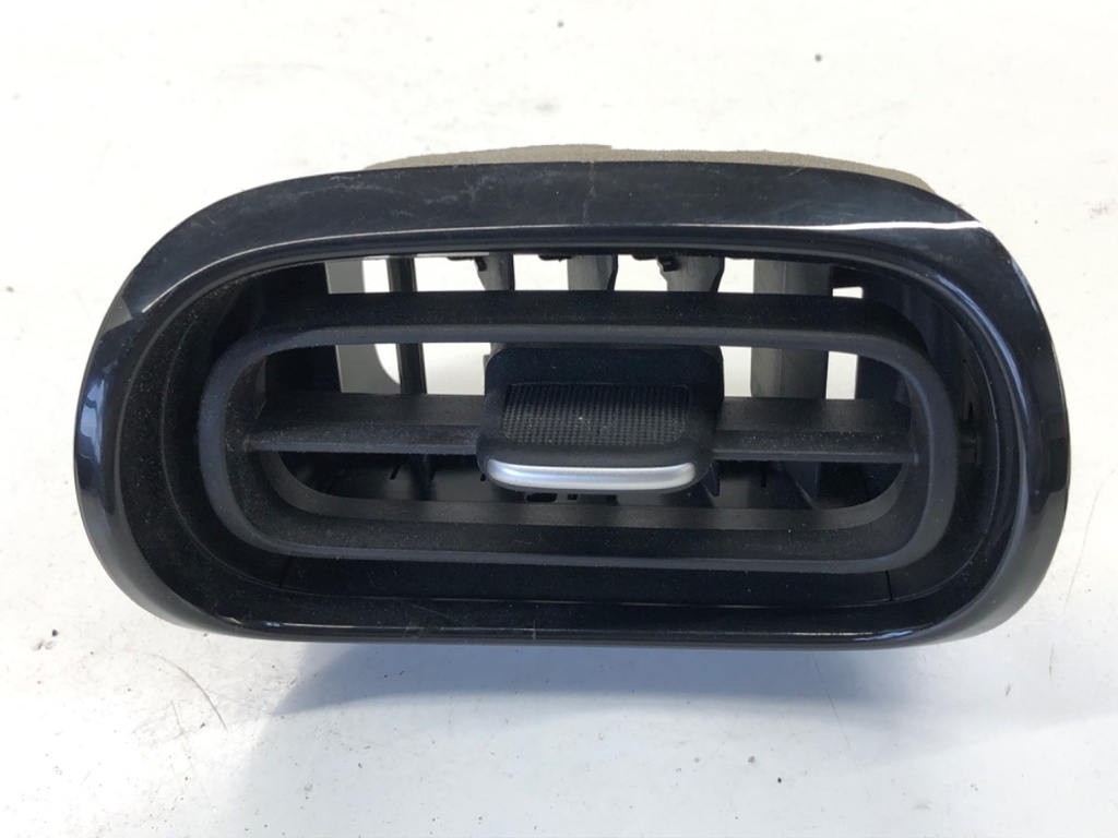 [STARK-886835] Rejilla de ventilación delantera izquierda TOYOTA YARIS CROSS (MXP_) 1.5 (MXPB10) 92 kW 125 CV gasolina 2020-2022
