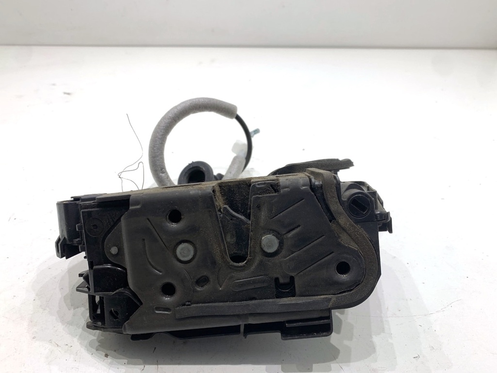 [STARK-887222] Cerradura de puerta delantera derecha SKODA FABIA III Kombi (NJ5) 1.0 44kW 2014-2022