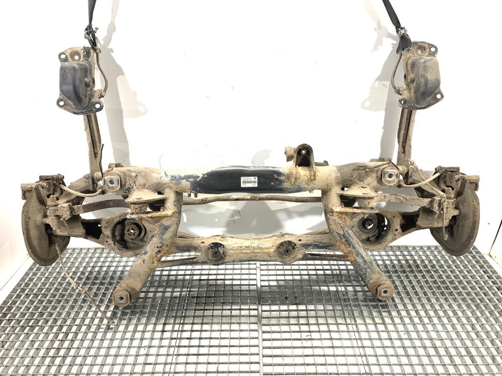 [STARK-824256] Viga trasera VW Tiguan (5N_) 2007-2018