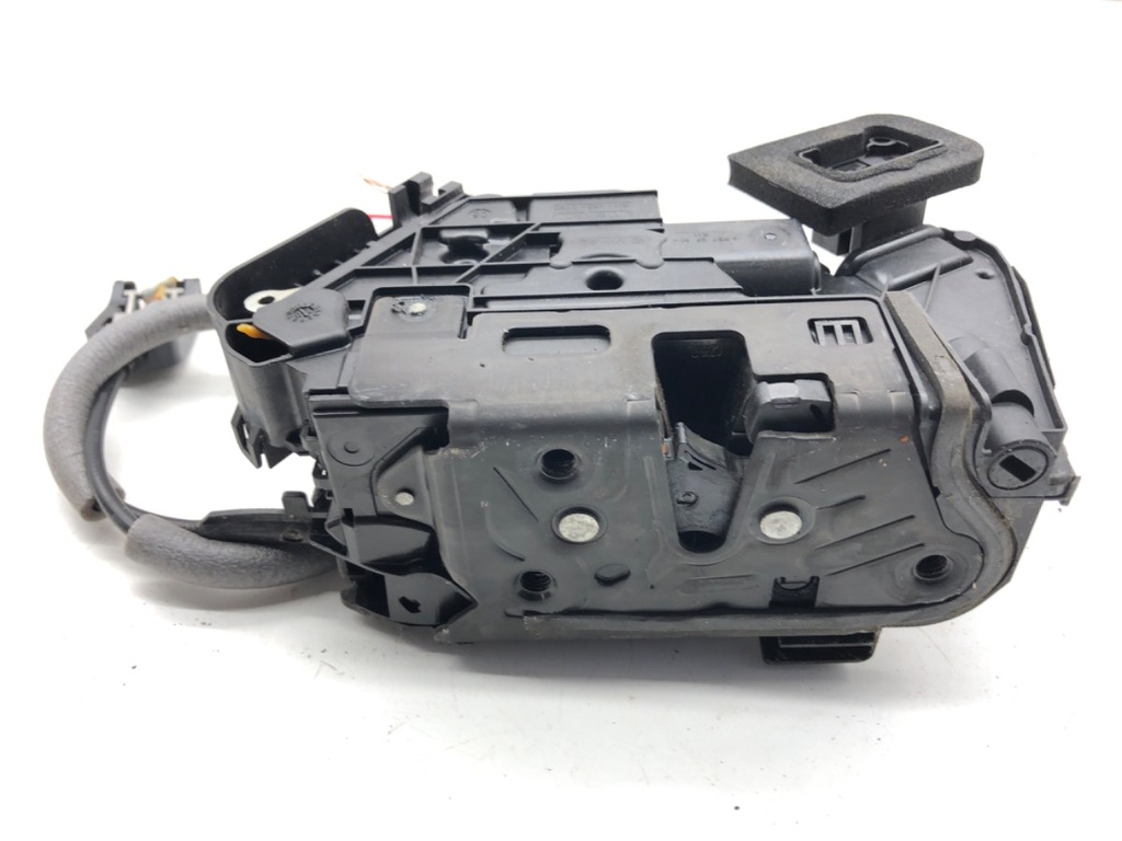 [STARK-890941] Cerradura de puerta delantera derecha SKODA KAMIQ (NW4) 1.5 TSI 110 kW 2019-2022