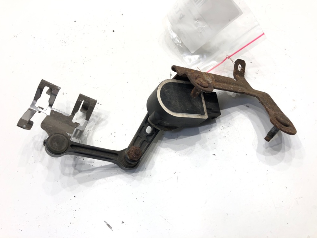 [STARK-893914] Sensor de nivel de xenón Mercedes-Benz Clase C (W205) 2013-2022