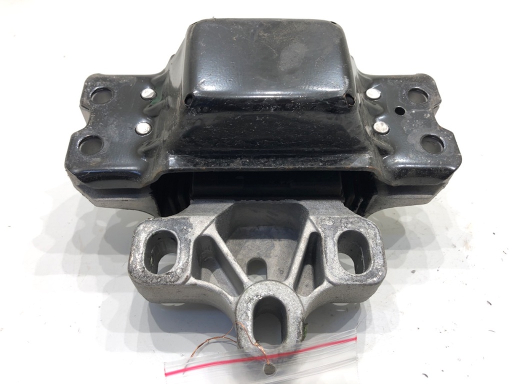 [STARK-894741] Soporte de motor izquierdo VW Passat CC B6 (357) 2.0 TDI 103 kW 2008-2012