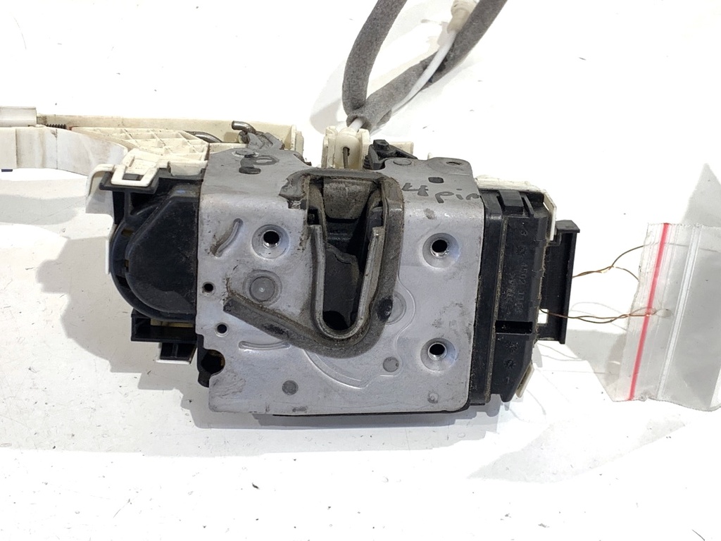 [STARK-901152] Cerradura puerta delantera derecha VW Crafter 30-35 Autobus (2E_) 2006-2016