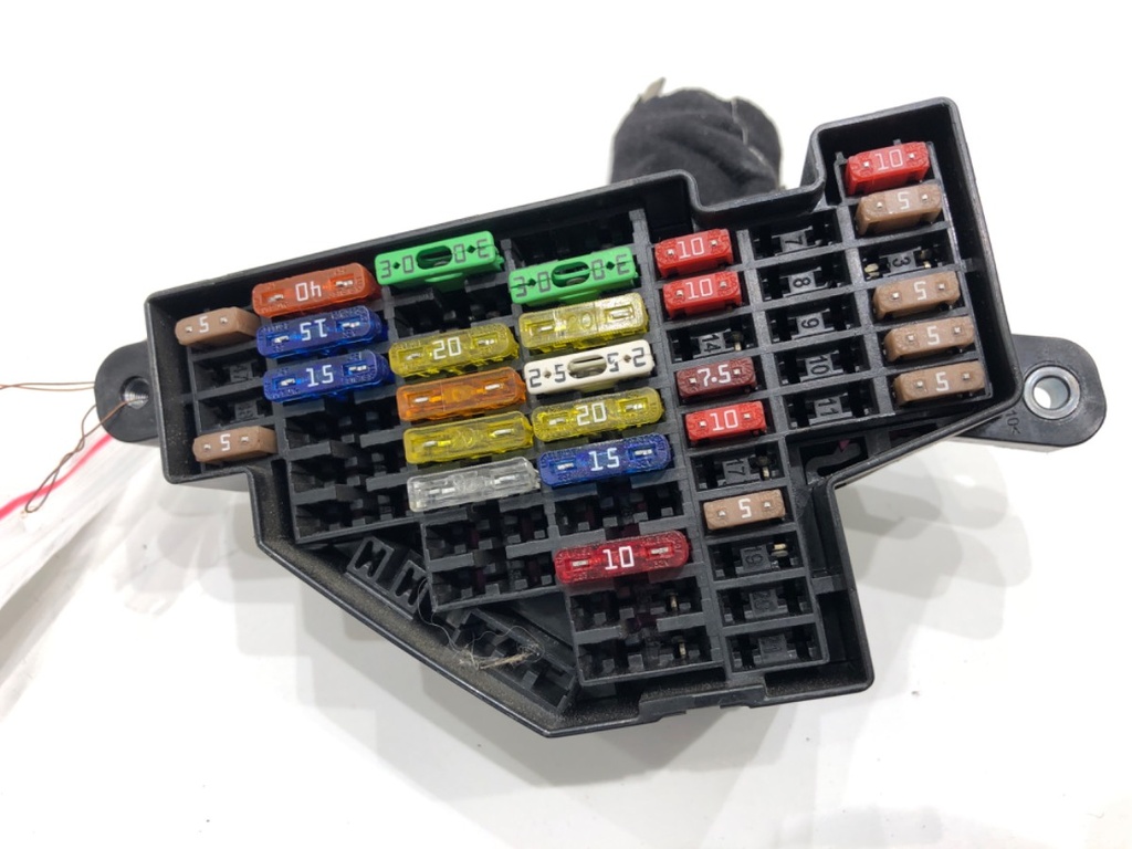 [STARK-901737] Caja de fusibles SKODA Octavia II Combi (1Z5) 1.9 TDI 2004-2013