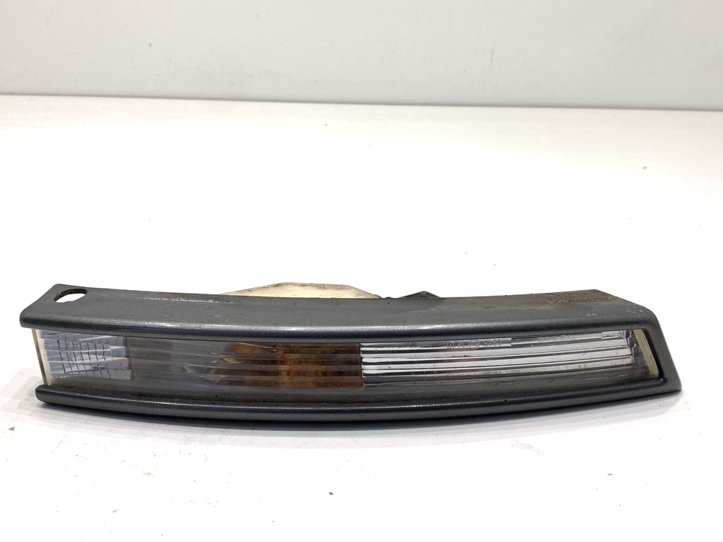 [STARK-903179] Intermitente delantero derecho VW Passat B6 (3C2) 2005-2010