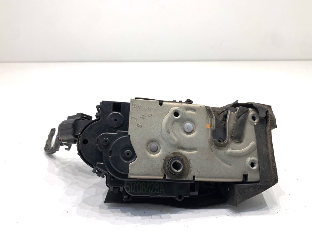 [STARK-903612] Cerradura de puerta delantera derecha FIAT CROMA (194_) 2005-2022