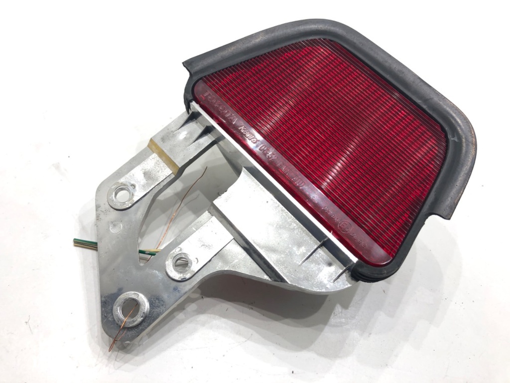[STARK-904624] Piloto trasero TOYOTA AVENSIS (_T25_) 2003-2008