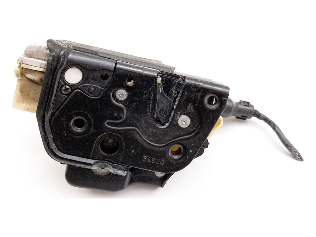 [STARK-929365] Cerradura de puerta delantera izquierda SEAT EXEO (3R2) 2.0 TFSI 2009-2013