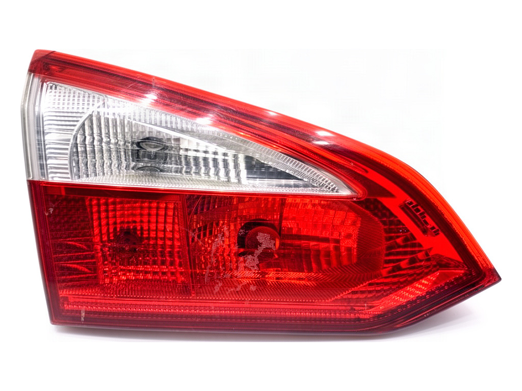 [STARK-946951] Piloto trasero izquierdo Ford Focus III Turnier