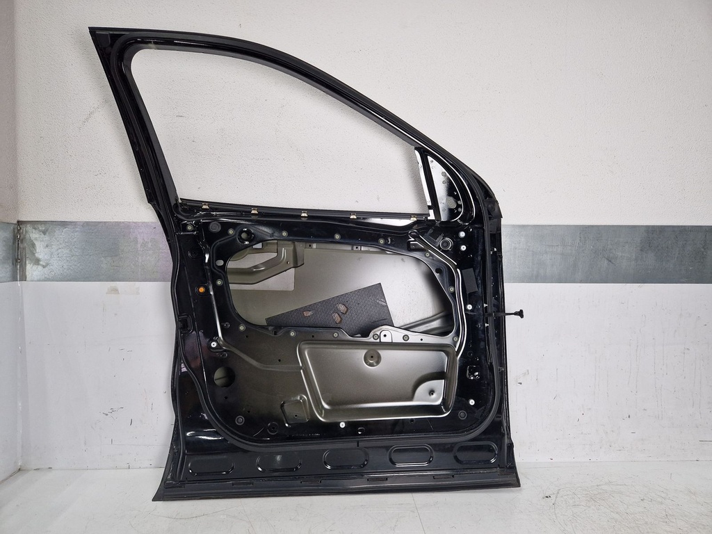[MTD-497744] Puerta Land Rover Discovery Sport L550