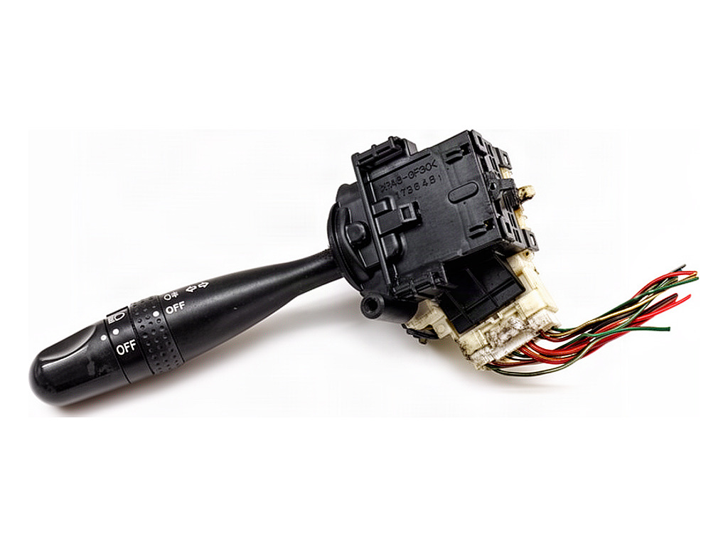 [STARK-945149] Mando de intermitentes Toyota Corolla (E12)