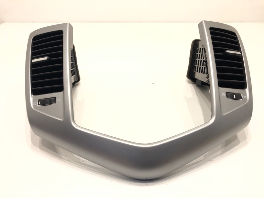 [STARK-737592] Rejilla de ventilación Chevrolet Cruze liftback (J305)