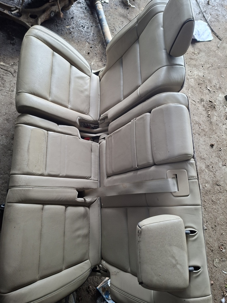 [EPE-103217] Asiento trasero Jeep Cherokee IV WK