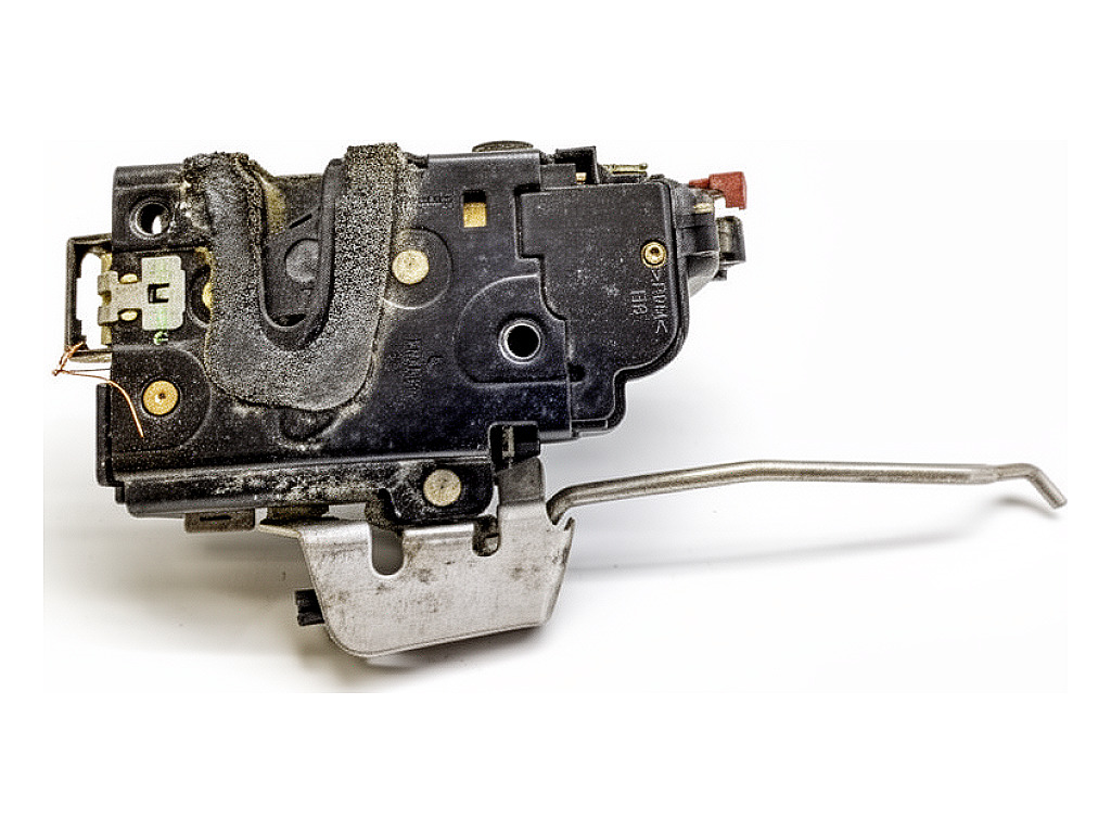 [STARK-929225] Cerradura de puerta trasera derecha AUDI A8 D3