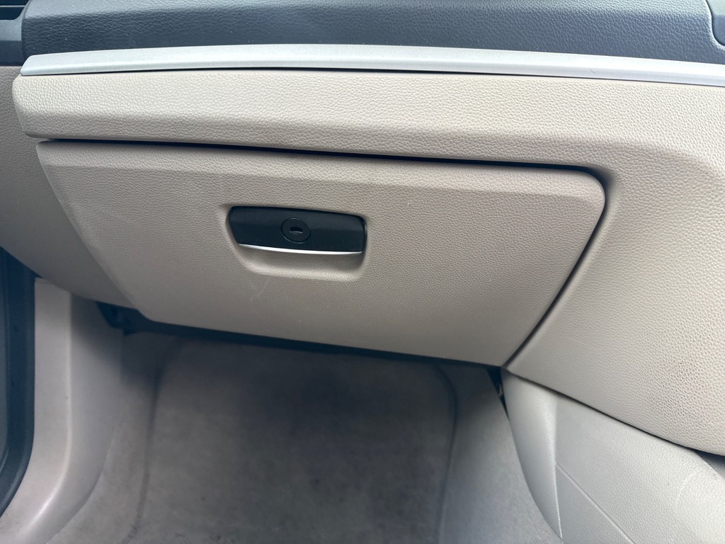 [EPE-125792] Guantera BMW Serie 1 (2008-2013)