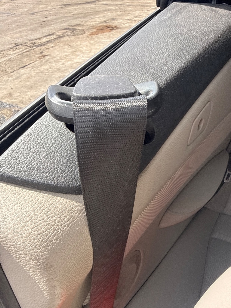 [EPE-125799] Pretensor cinturón seguridad delantero derecho BMW Serie 1