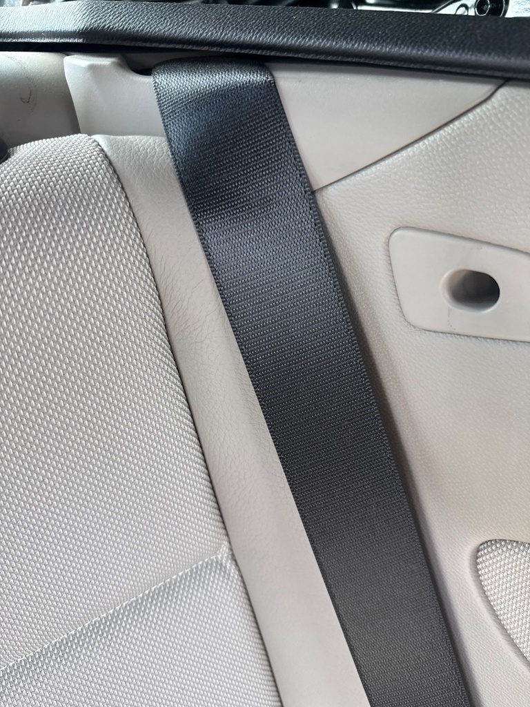[EPE-125828] Pretensor de cinturón de seguridad trasero izquierdo BMW Serie 1