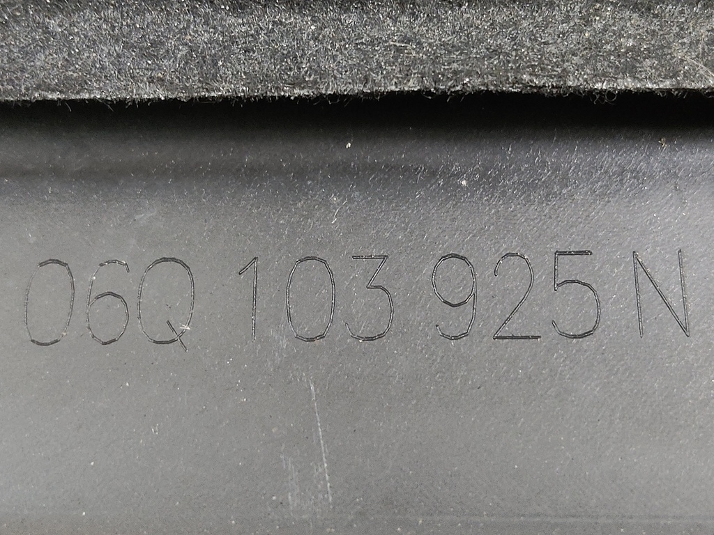 [MTD-537347] Cubierta del motor VW Golf R