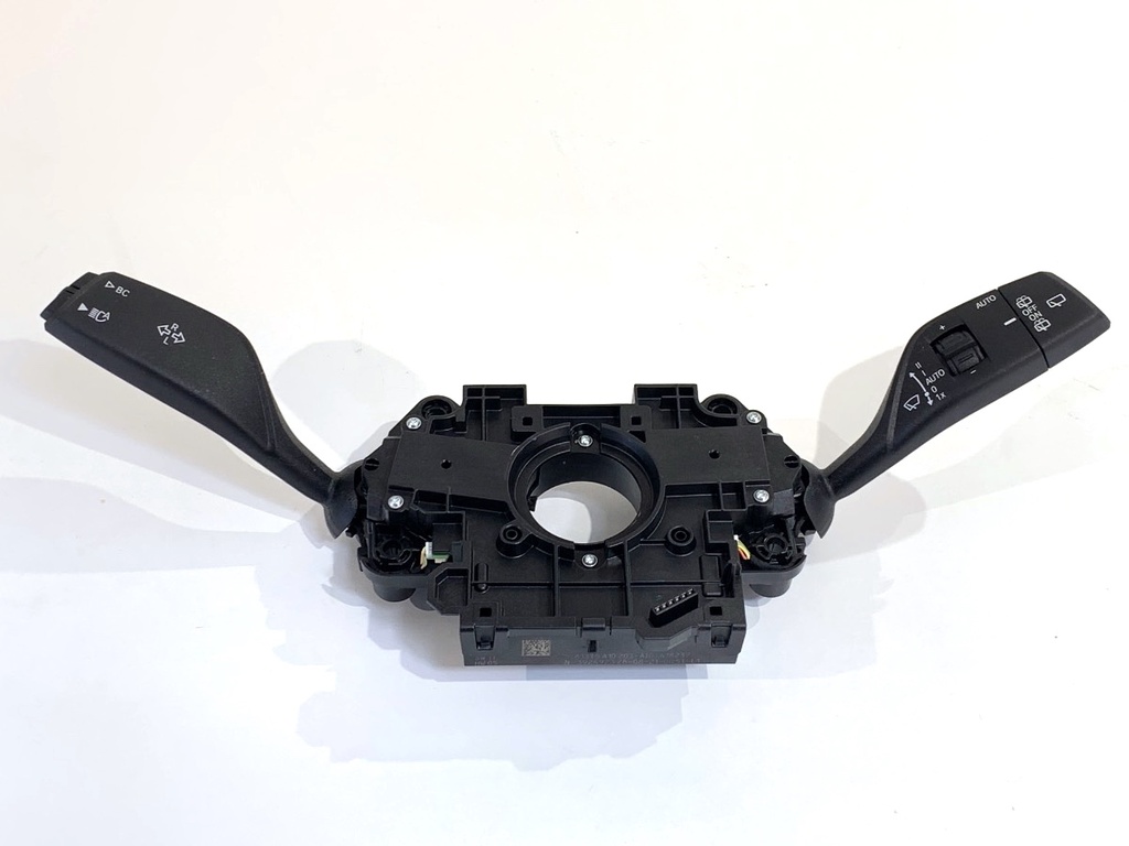 [STARK-906081] Combinado de luces e intermitentes BMW Serie 3 Touring (G21, G81) 2019-2022