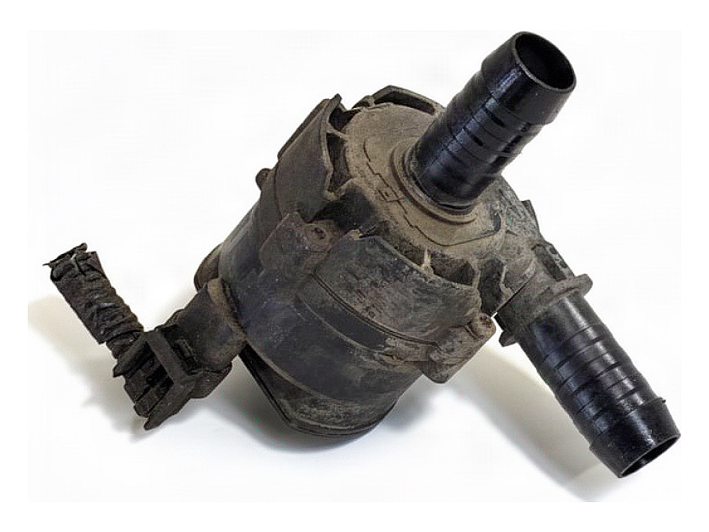 [STARK-941040] Bomba de agua adicional Ford Mondeo V
