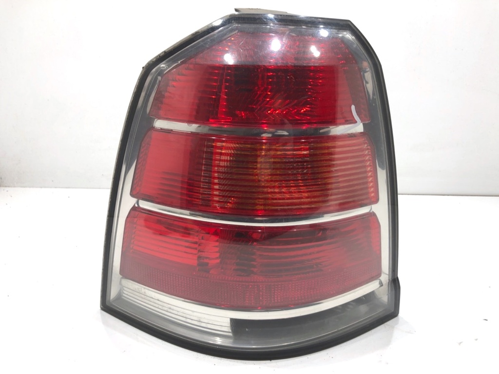 [STARK-821468] Piloto trasero izquierdo Opel Zafira B