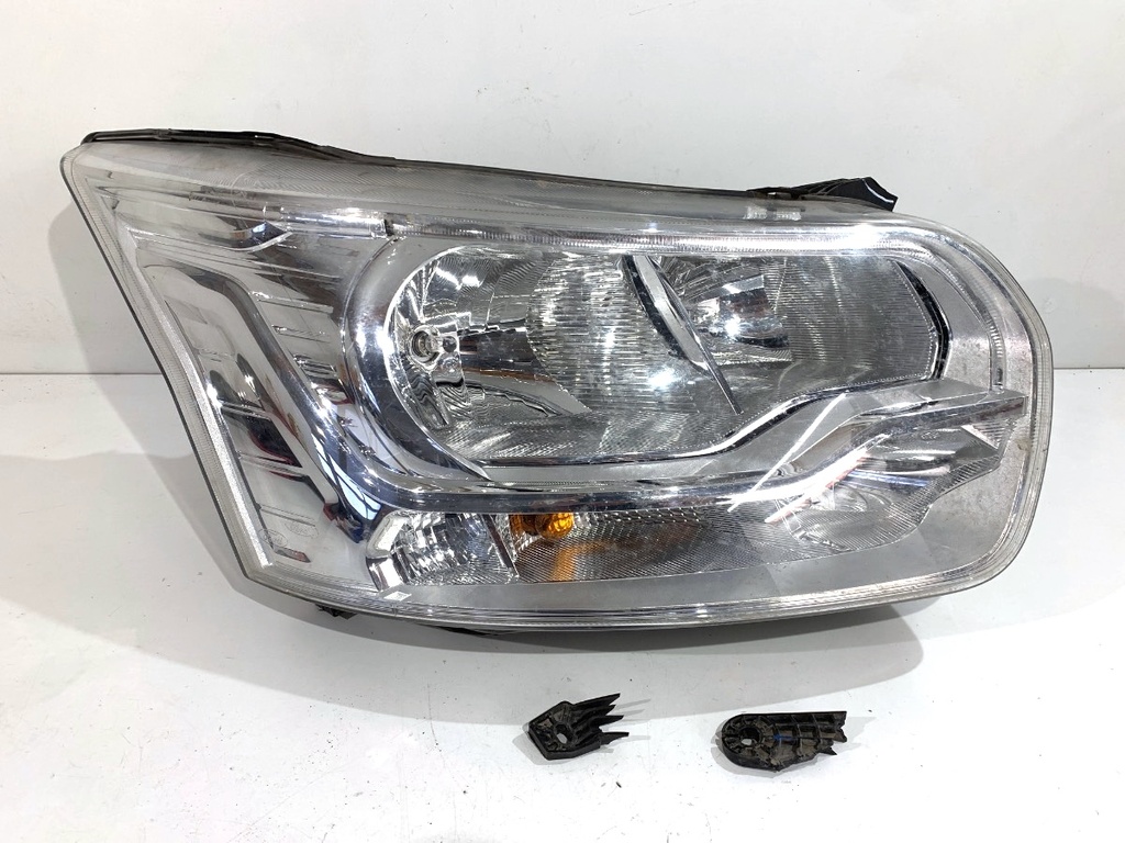 [STARK-837391] Faros delanteros derecho Ford Transit V363 Autobus (FAD, FBD) 2013-2022