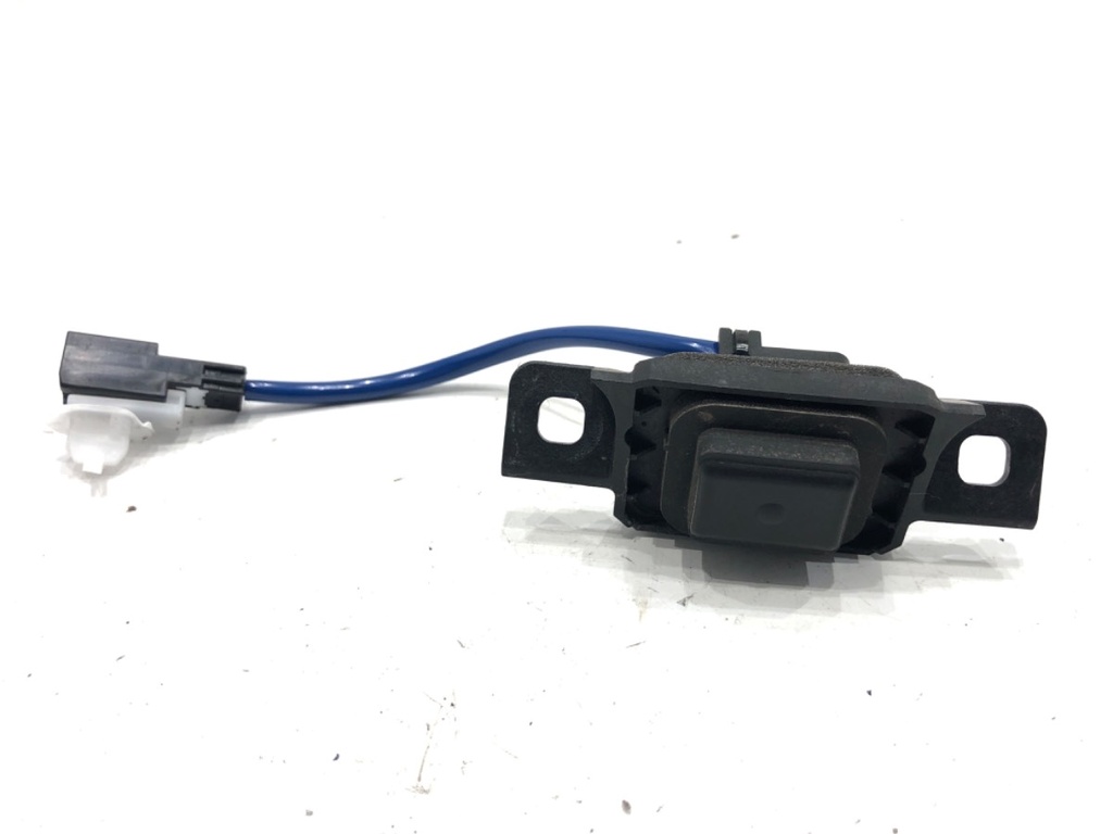 [STARK-736578] Maneta de portón trasero Toyota Camry 2017-2022