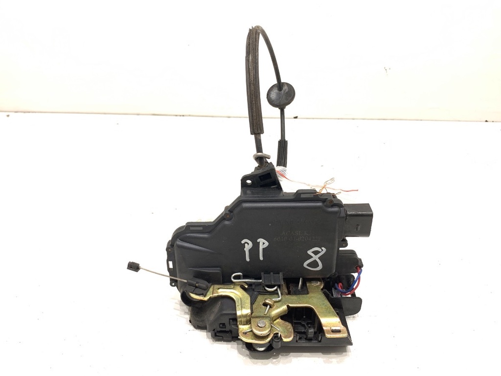 [STARK-739124] Cerradura de puerta delantera derecha VW Passat B5 (3B2)