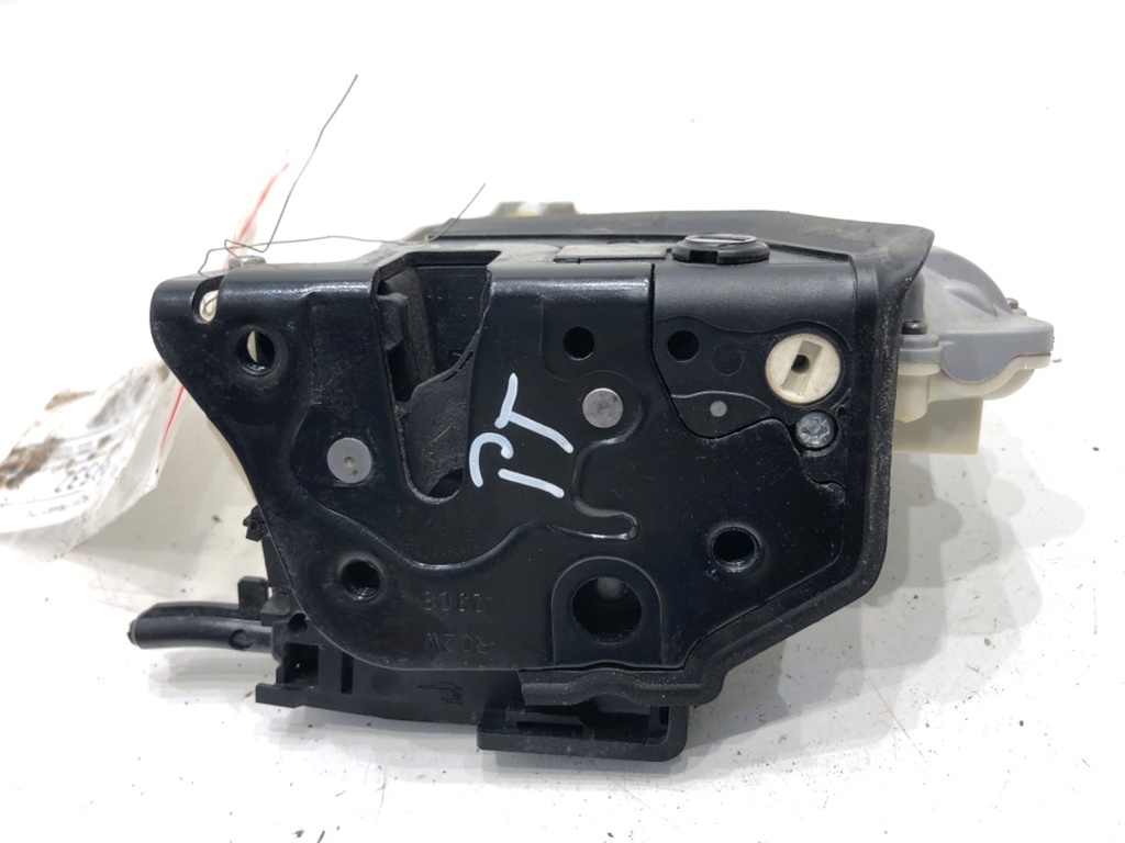 [STARK-739532] Cerradura de puerta trasera derecha SKODA SUPERB II (3T4)