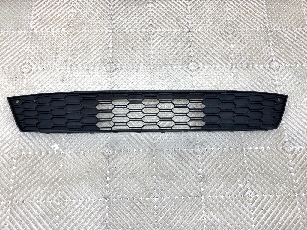[STARK-782075] Rejilla de paragolpes delantero Skoda Fabia III