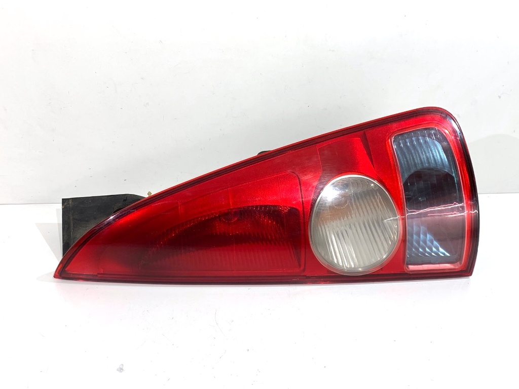 [STARK-783320] Piloto trasero derecho Renault Espace IV