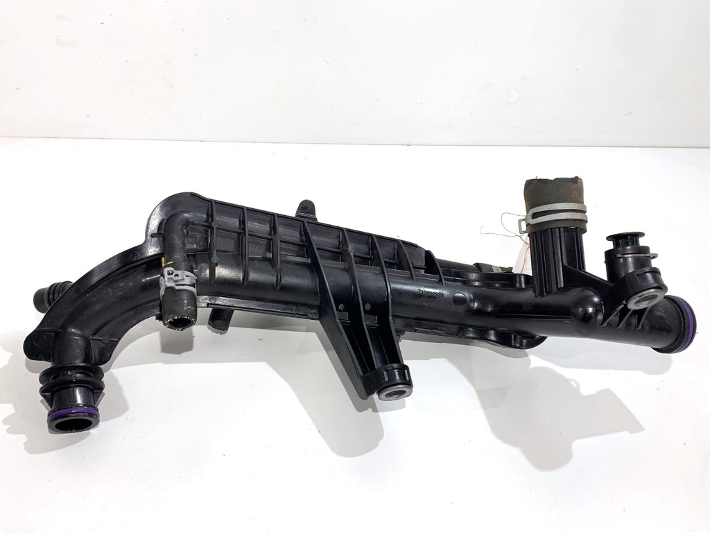 [STARK-812343] Manguito de refrigeración FORD FOCUS IV (HN)