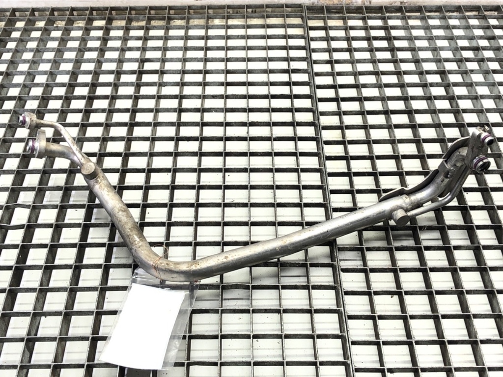 [STARK-814604] Tubo de aire acondicionado VW PASSAT B8 Variant