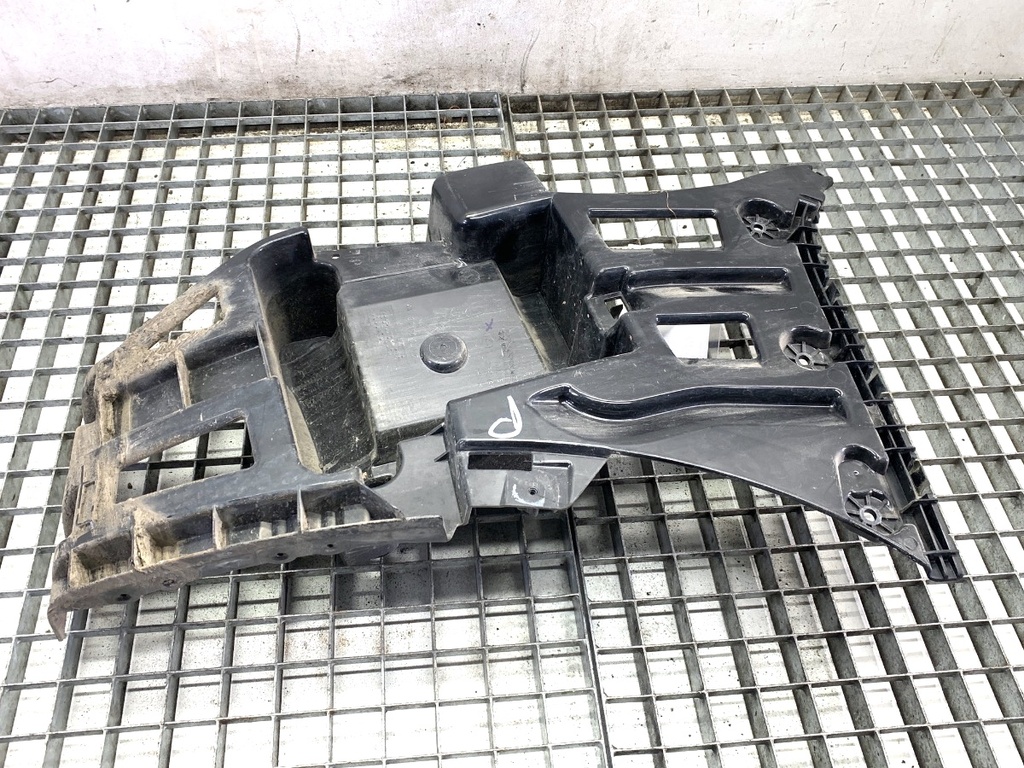 [STARK-829609] Moldura de parachoques trasero derecho BMW X1 (F48)