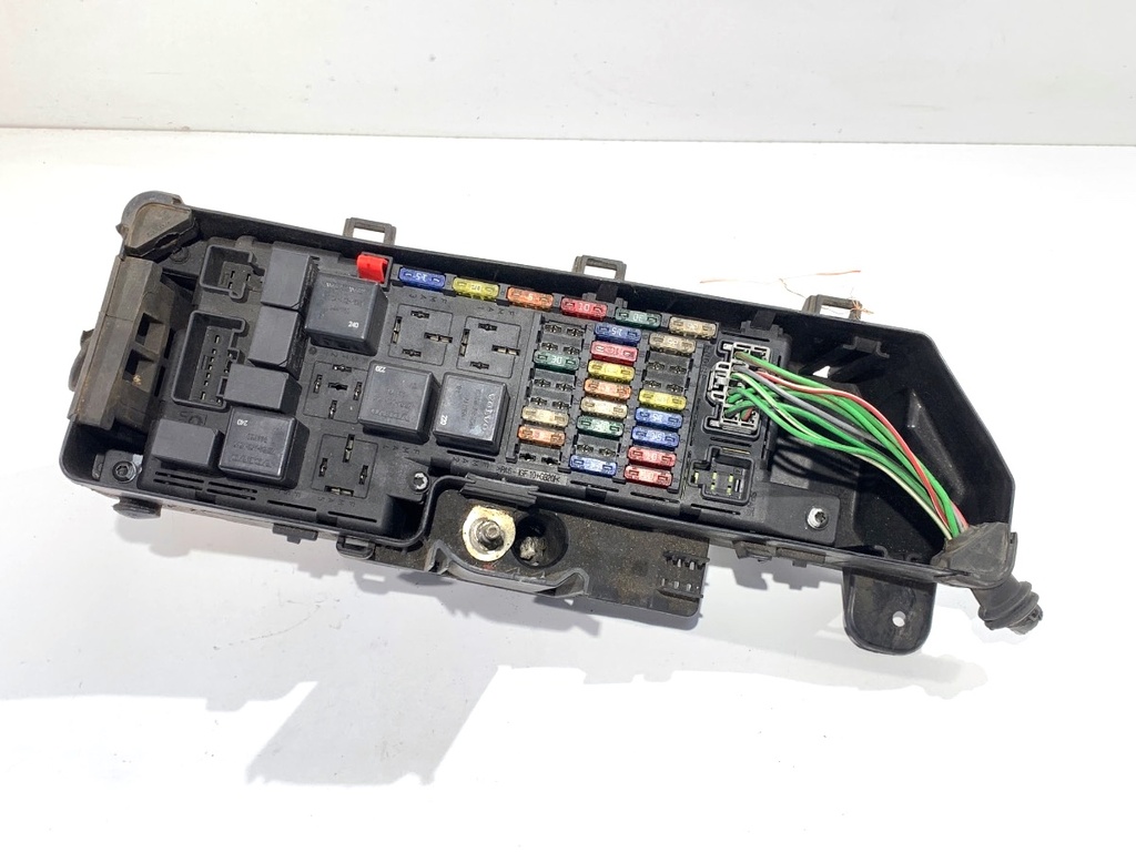 [STARK-865451] Caja de fusibles Volvo V70 II (285)