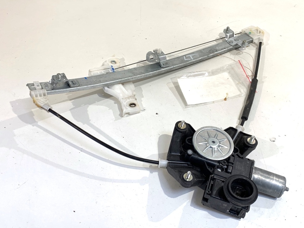 [STARK-874485] Elevalunas trasero izquierdo Toyota Yaris (_P21_, _PA1_, _PH1_)