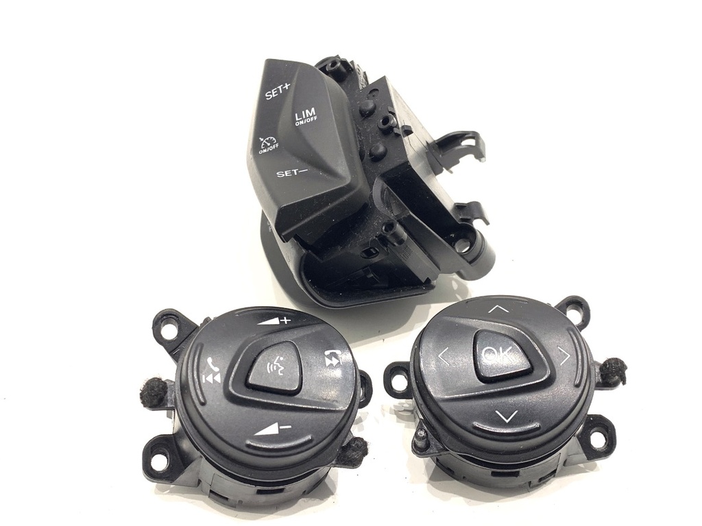 [STARK-876775] Mandos de volante Ford Kuga II (DM2)