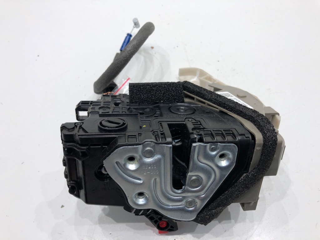 [STARK-877403] Cerradura de puerta trasera derecha Kia Ceed (CD)