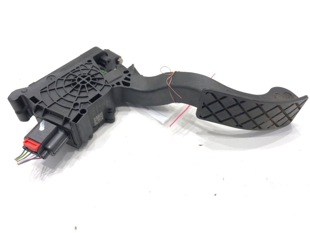 [STARK-877676] Pedal de acelerador Skoda Kamiq (NW4)