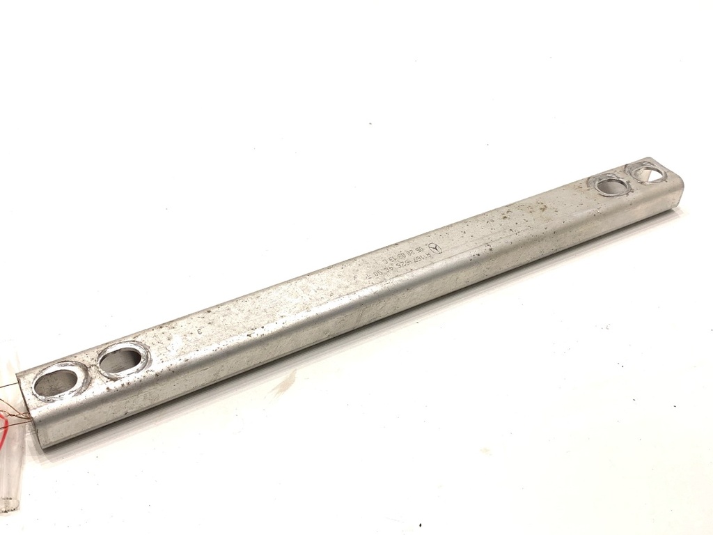 [STARK-877750] Refuerzo superior para Mercedes-Benz GLE (V167)